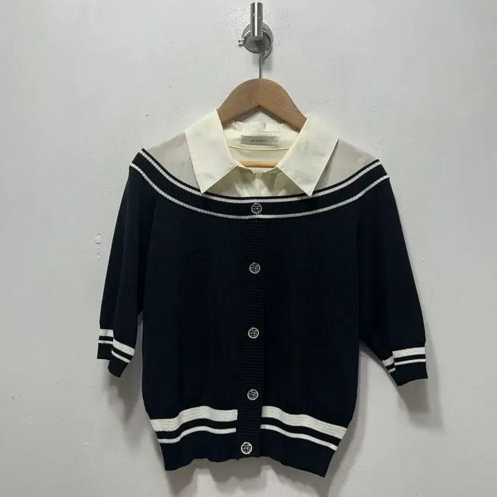 [SOLD OUT] JJ지고트 카라 니트 가디건 블랙 둘레 88