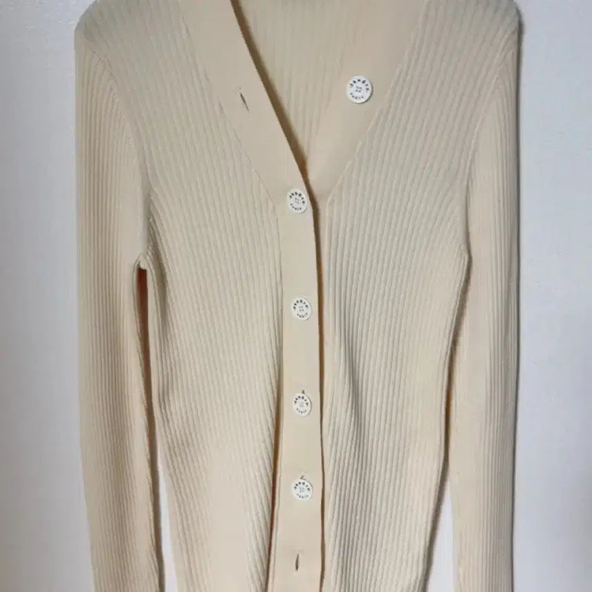 [SOLD OUT] 산드로 에크루 제니 가디건 2사이즈 (새상품 컨디션)