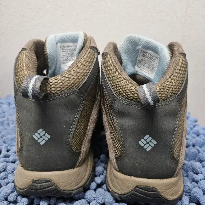 [BUNJANG] Columbia Crestwood Mid Alpine Tundra Wide Hiking Boots / 컬럼비아 크레스트우드 미드 알파인 툰드라 - 와이드  230