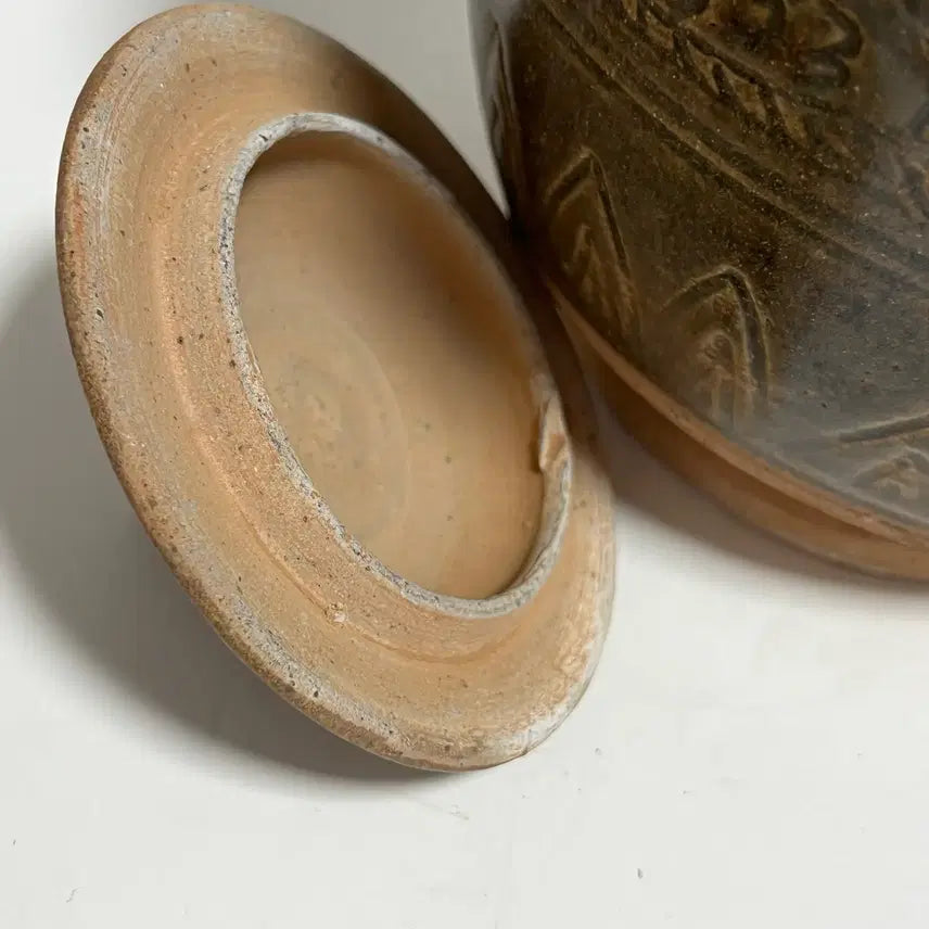 [BUNJANG] Chinese Celadon Porcelain Jar with Fish and Gecko Motif / 어해문 도롱뇽 첩부 유개호 [중국도자기]