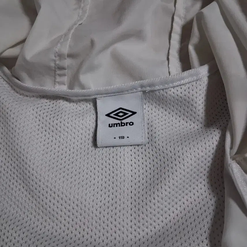 [BUNJANG] Umbro Hoodie Windbreaker White/Black / 엄브로 화이트/블랙 후드 바람막이