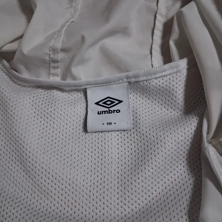 [BUNJANG] Umbro Hoodie Windbreaker White/Black / 엄브로 화이트/블랙 후드 바람막이