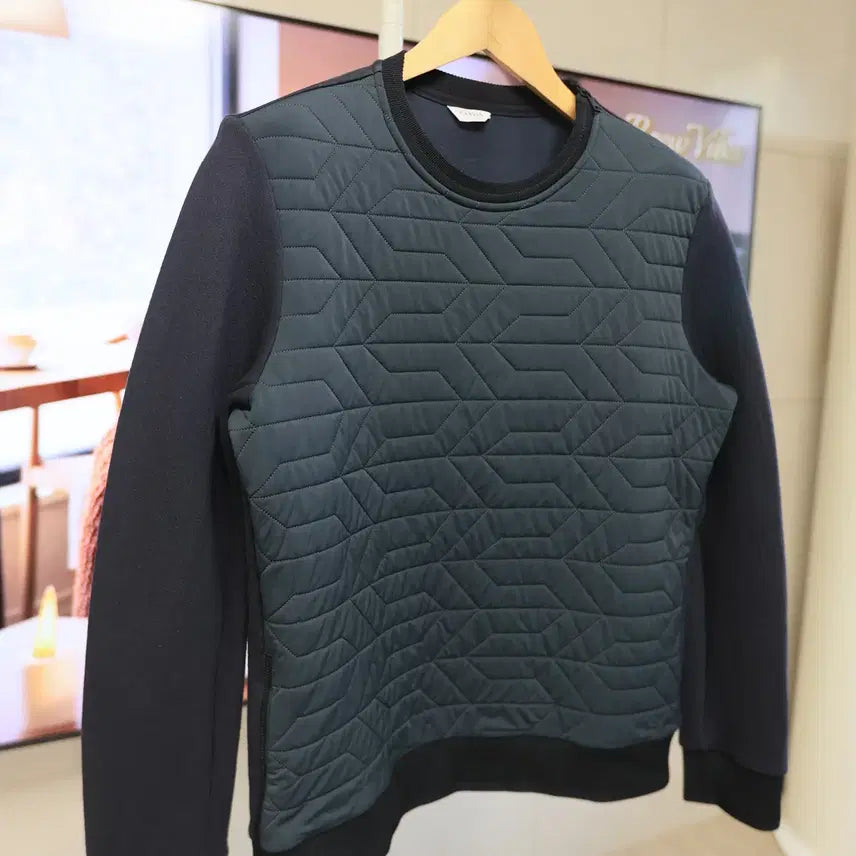 [BUNJANG] LANVIN SPORT Functional Black Sweatshirt / LANVIN 봄 가을 출근용으로 딱 좋은 옷입니다