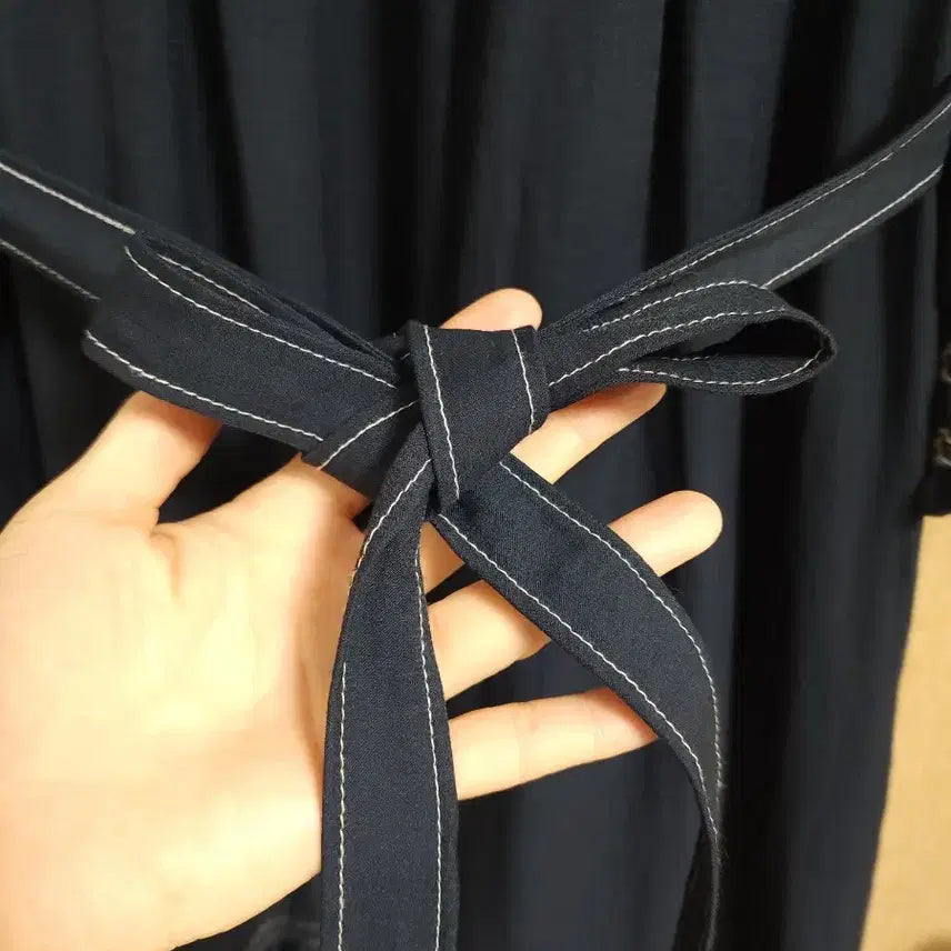 [BUNJANG] Thursday Island Smocking Embroidered Flare Dress / 22년도 써스데이아일랜드) 스모킹 자수 원피스
