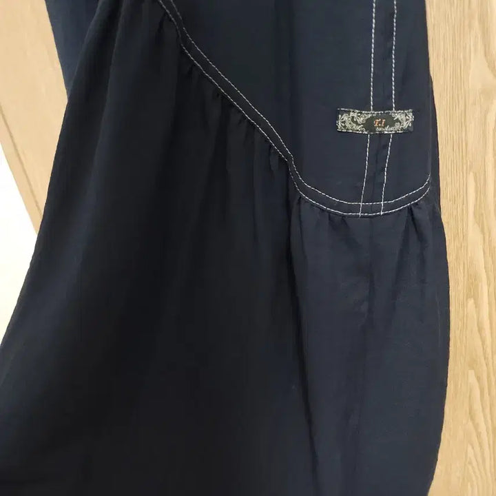 [BUNJANG] Thursday Island Smocking Embroidered Flare Dress / 22년도 써스데이아일랜드) 스모킹 자수 원피스