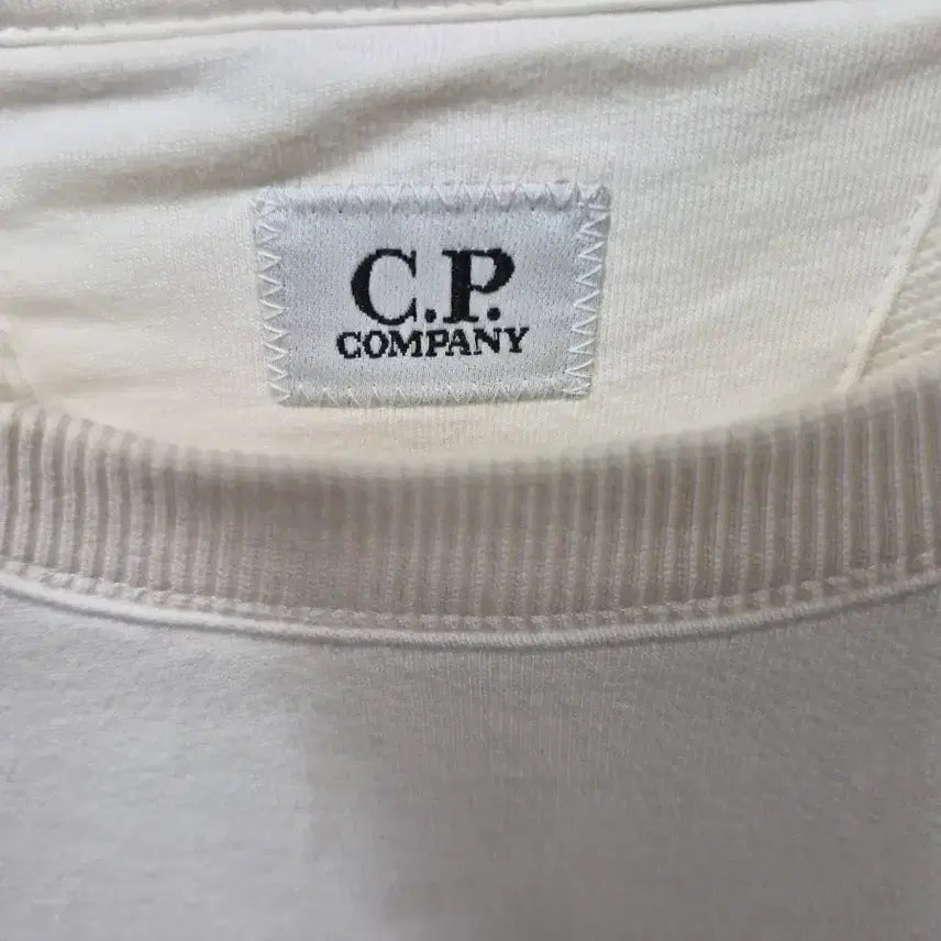 [BUNJANG] C.P. Company White Crewneck Sweatshirt L / C.P. 컴퍼니 화이트 맨투맨 L