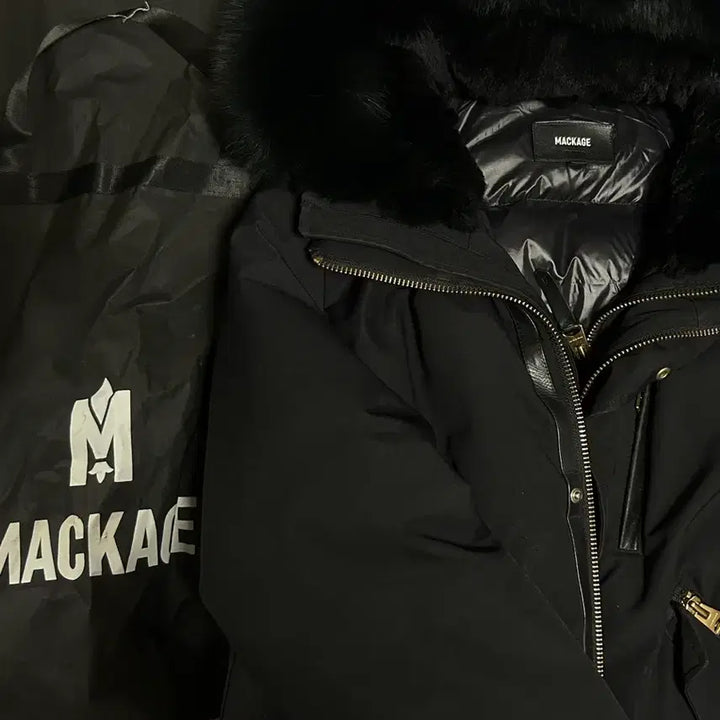 [BUNJANG] MACKAGE Dixon Black Gold Trim Size 40 / 맥케이지 딕슨 블랙금장 40