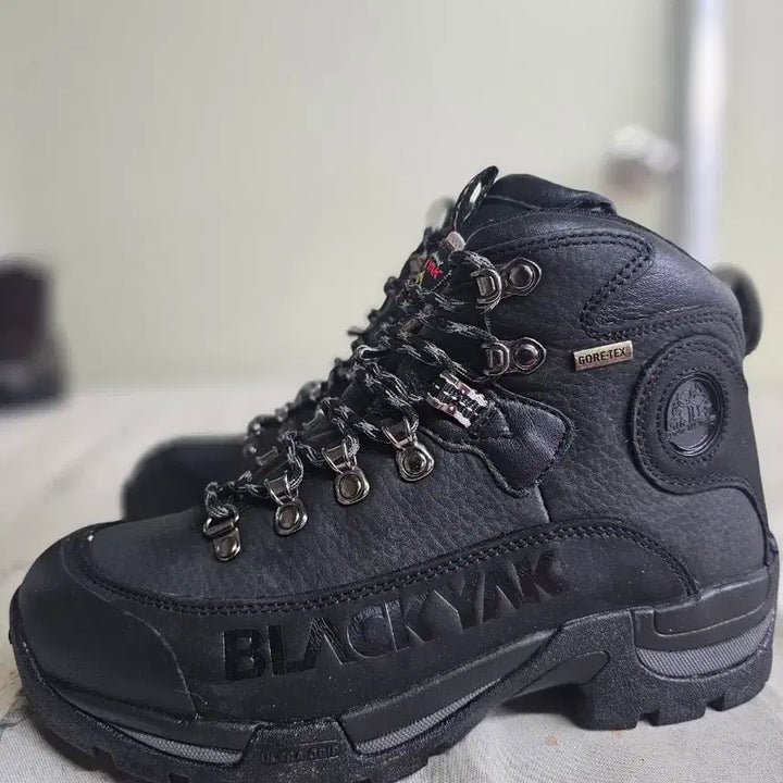 [BUNJANG] Blackyak Gore-Tex Professional Hiking Boots / 블랙야크 고어텍스 전문가용 등산화 블랙