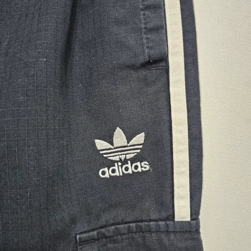 [BUNJANG] Adidas Three-Stripe Cargo Pants / 아디다스 삼선 카고 팬츠