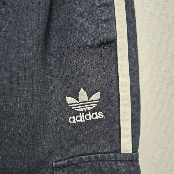 [BUNJANG] Adidas Three-Stripe Cargo Pants / 아디다스 삼선 카고 팬츠