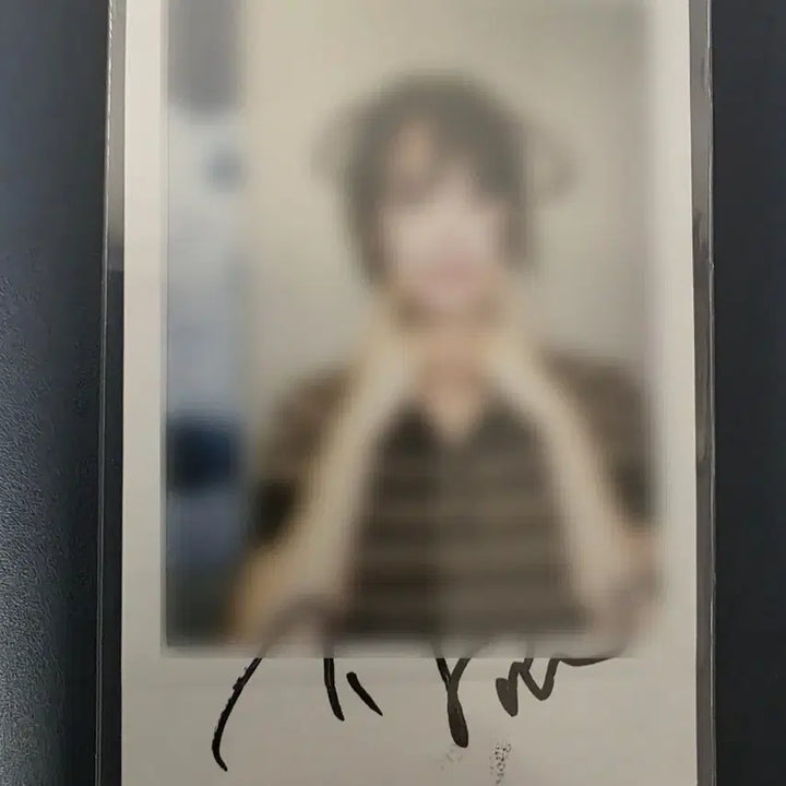 [BUNJANG] QWER Chodan Signed Polaroid / 쵸단 싸인폴라로이드