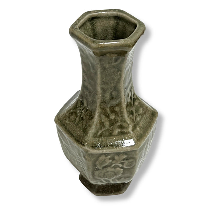 [BUNJANG] Celadon Porcelain Long Neck Bottle with Floral Design (Song Dynasty Style) / 용천육방초화문장경병 [중국도자기]