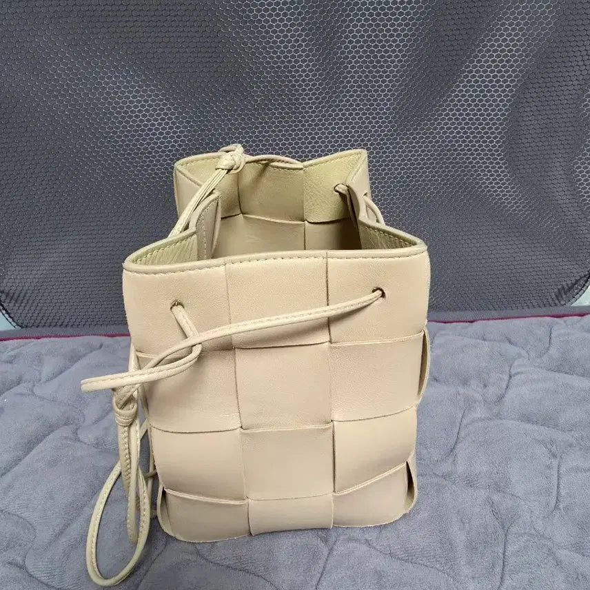 [BUNJANG] Bottega Veneta Small Bucket Bag / 보테가 베네타 스몰 버킷백