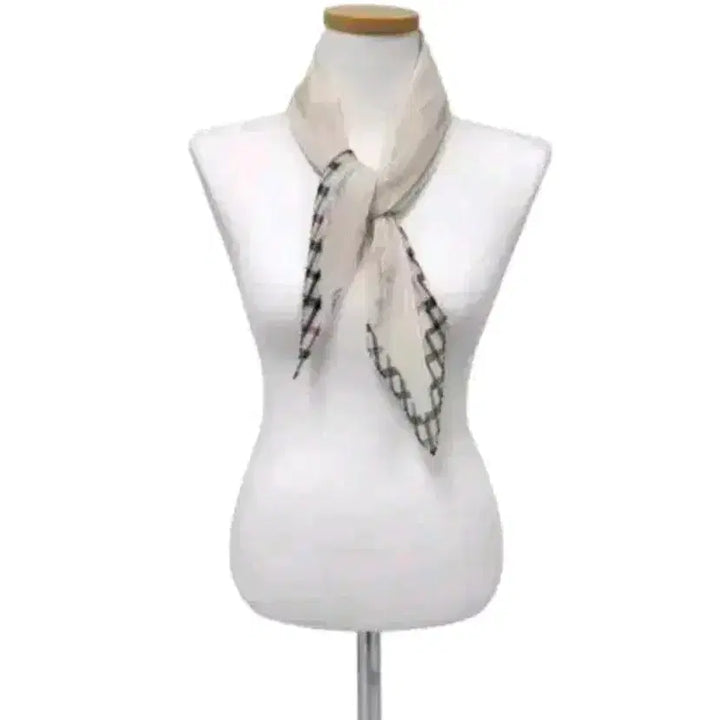 [SOLD OUT] 새상품)닥스 쁘띠 플리츠 스카프(아이보리)