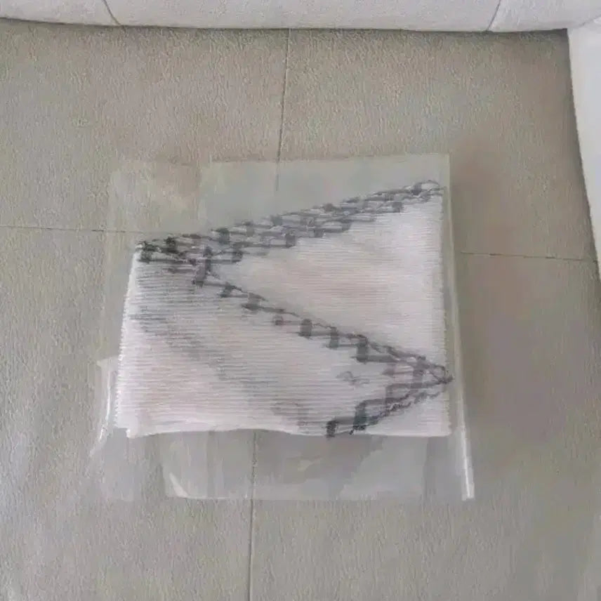 [SOLD OUT] 새상품)닥스 쁘띠 플리츠 스카프(아이보리)
