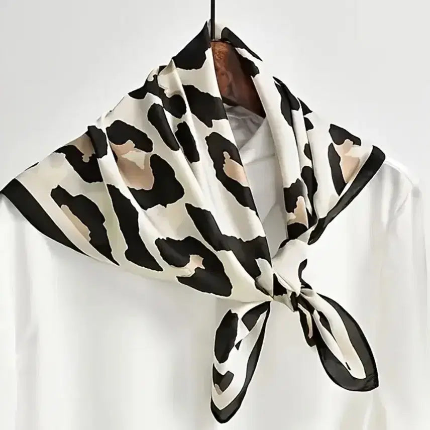 [SOLD OUT] 레오파드 패턴 스카프(새상품)