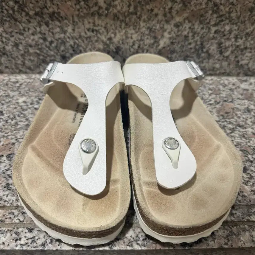 [SOLD OUT] 버켄스탁 지제 38 사이즈 245 (거의새것!)
