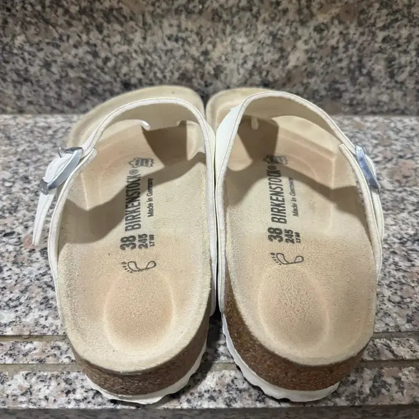 [SOLD OUT] 버켄스탁 지제 38 사이즈 245 (거의새것!)