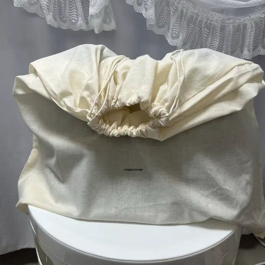 [BUNJANG] Lounge and Lunge Capri M Shoulder Bag / 루즈앤라운지 카프리 M 숄더백