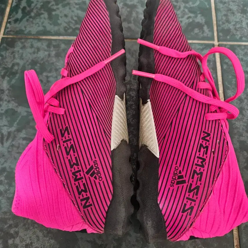 [BUNJANG] Adidas Nemeziz Futsal Shoes (235) / 아디다스 네메시스 풋살화(235사이즈)