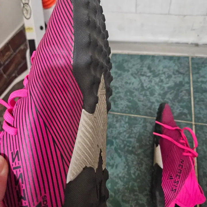 [BUNJANG] Adidas Nemeziz Futsal Shoes (235) / 아디다스 네메시스 풋살화(235사이즈)