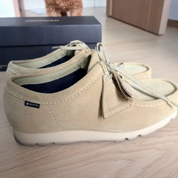 [BUNJANG] Clarks Wallabee Maple Suede Gore-Tex Shoes / 클락스 왈라비 메이플 스웨이드 고어텍스 uk9