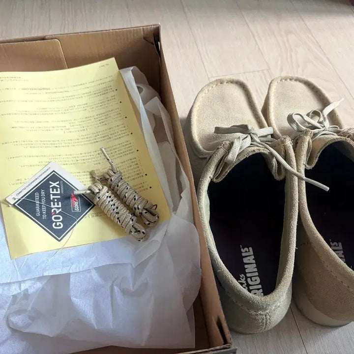 [BUNJANG] Clarks Wallabee Maple Suede Gore-Tex Shoes / 클락스 왈라비 메이플 스웨이드 고어텍스 uk9