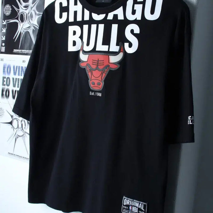 [BUNJANG] NBA Chicago Bulls Black Limited Edition T-shirt / (S-M) NBA 엔비에이 반팔 티셔츠 시카고불스 블랙 한정판-180F3