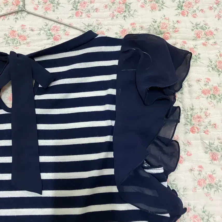 [BUNJANG] Vintage Navy Striped Ribbon Blouse / 빈티지 네이비 스트라이프 리본 블라우스 1068 모리걸 y2k 스트릿 갸