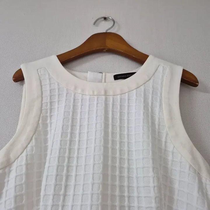 [BUNJANG] Banana Republic Textured White Flare Dress / [바나나리퍼블릭] 화이트 텍스쳐 플레어 원피스