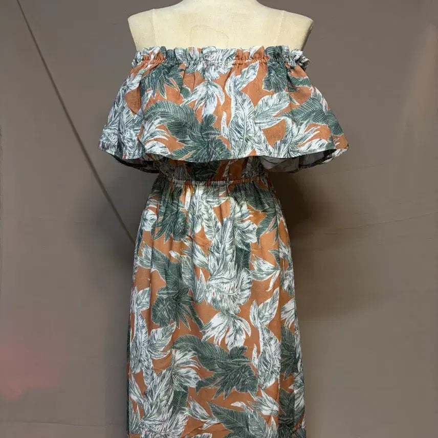 [BUNJANG] Off-Shoulder Floral Shirred Maxi Dress / 오프숄더 휴양지룩 플라워 패턴 셔링 원피스