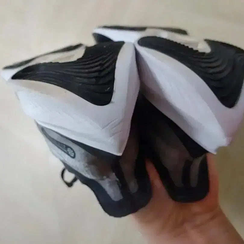 [SOLD OUT] 나이키 ZOOM GRAVITY 블랙 우먼 250