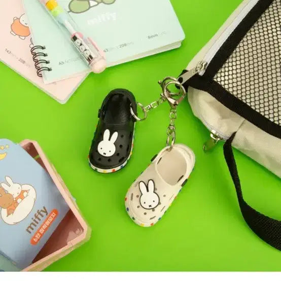 [SOLD OUT] 정품)알파슈 미피 크록스(샌들) 키링