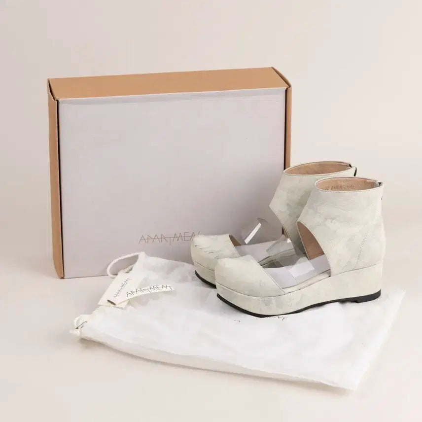 [SOLD OUT] 플랫아파트먼트 한복 모티브 웨지힐 부츠 240