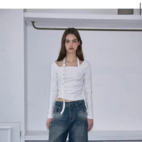 [BUNJANG] Rose Franz White Cutout Long Sleeve Top / 로제프란츠 화이트 컷아웃 롱슬리브 탑
