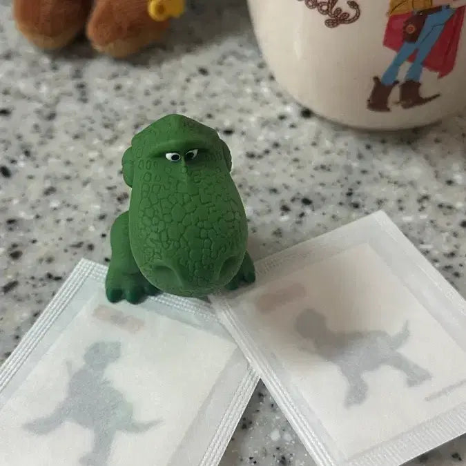 [BUNJANG] Starbucks Toy Story Buzz, Alien, Rex Keyring and Stickers / 스타벅스 토이스토리 키링 / 띠부실