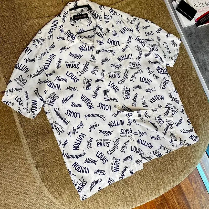 [SOLD OUT] 루이비통 시티 로고 프린트 실크셔츠 ㅡ 105사이즈