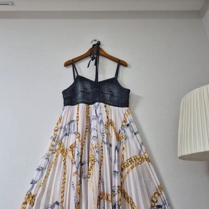 [BUNJANG] GIGOTT Denim Chain Pleated Long Dress / [지고트]청 데님 체인 패턴 플리츠 롱 원피스
