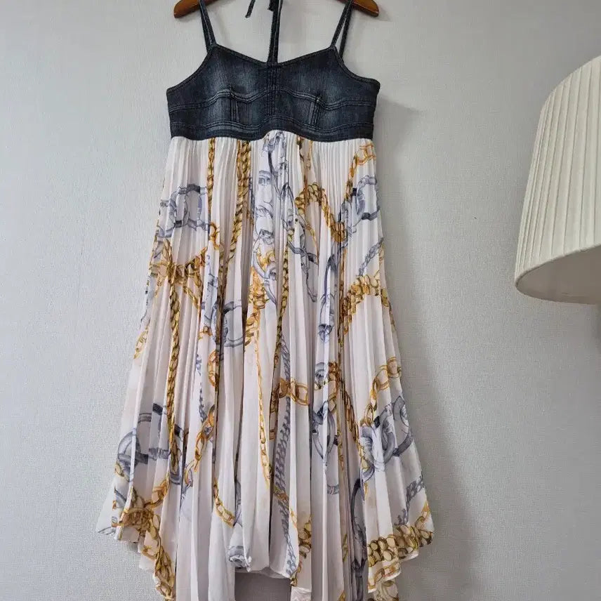 [BUNJANG] GIGOTT Denim Chain Pleated Long Dress / [지고트]청 데님 체인 패턴 플리츠 롱 원피스