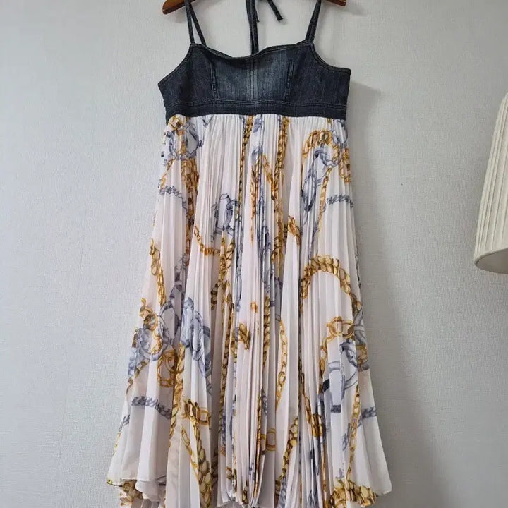 [BUNJANG] GIGOTT Denim Chain Pleated Long Dress / [지고트]청 데님 체인 패턴 플리츠 롱 원피스