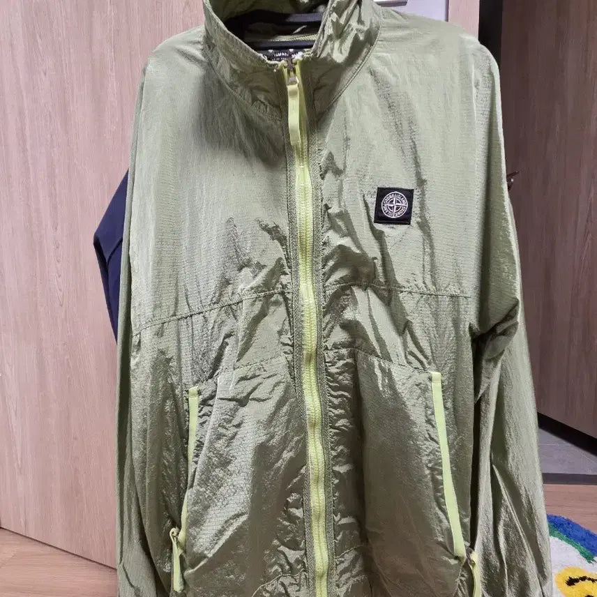 [BUNJANG] Stone Island Light Green Windbreaker Jacket / 스톤아일랜드 라이트 그린 바람막이 자켓