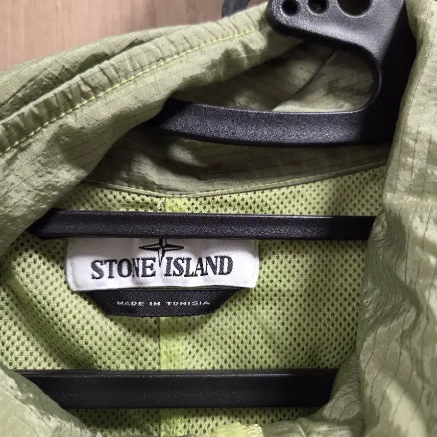 [BUNJANG] Stone Island Light Green Windbreaker Jacket / 스톤아일랜드 라이트 그린 바람막이 자켓