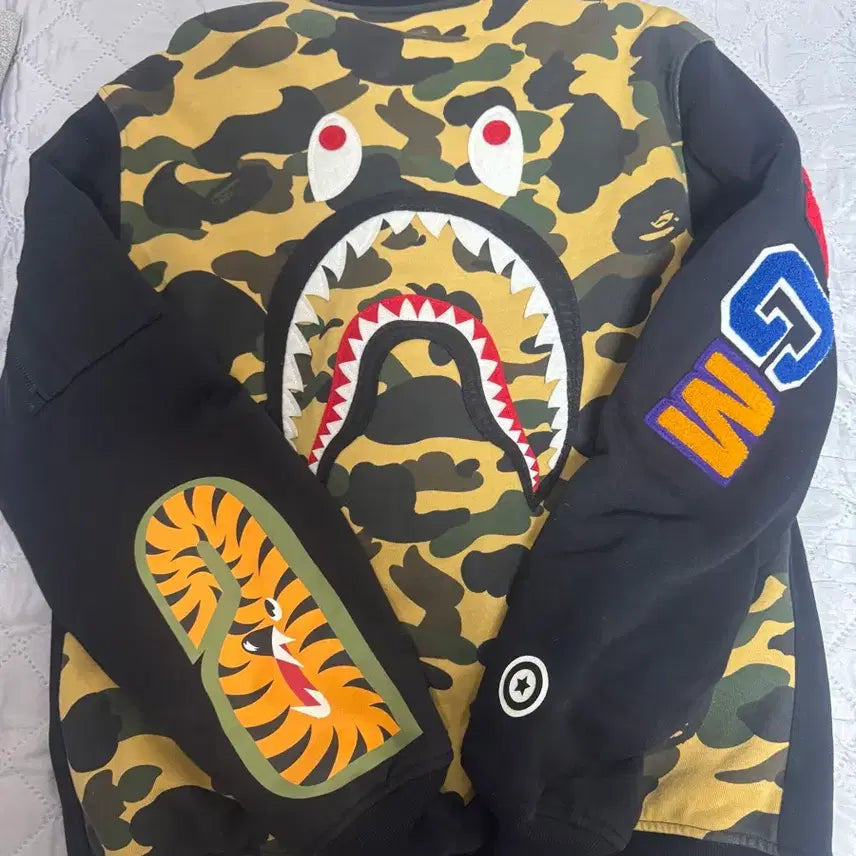 [SOLD OUT] BAPE 샤크 카모 후드집업 블랙 100사이즈