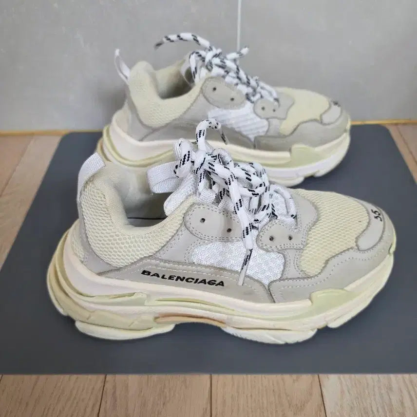 [BUNJANG] Balenciaga Triple S Sneakers / 발렌시아가 트리플s 35사이즈