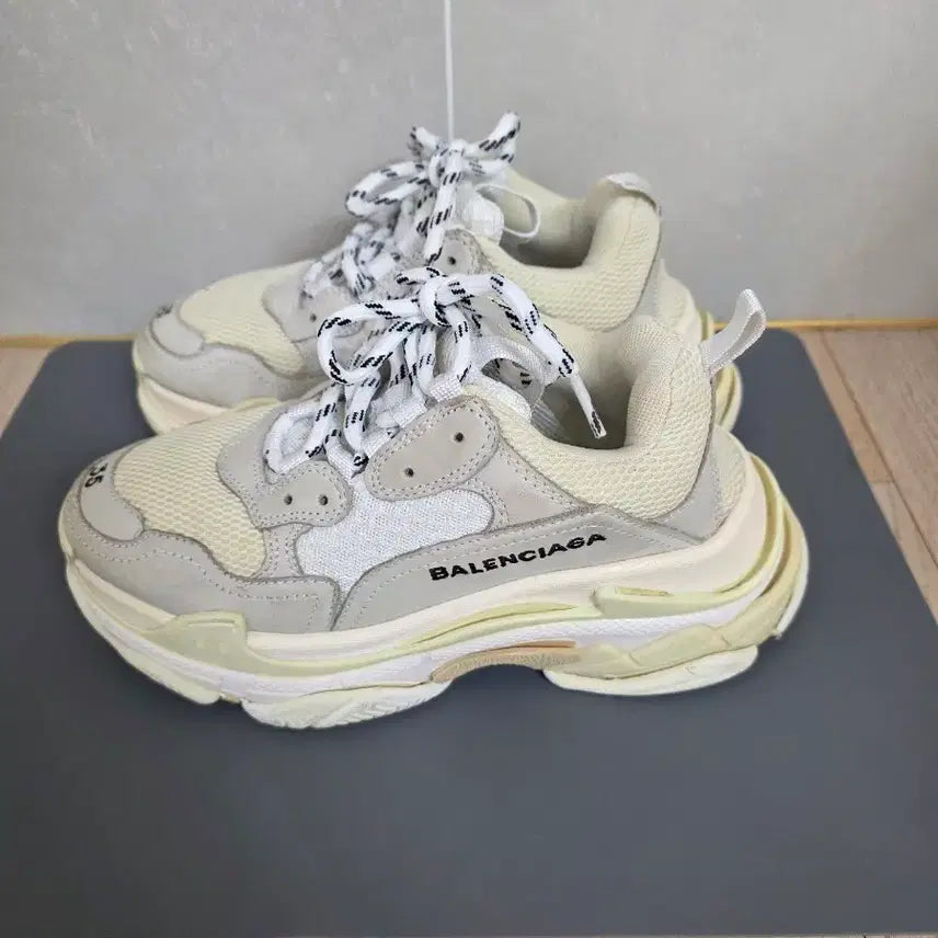 [BUNJANG] Balenciaga Triple S Sneakers / 발렌시아가 트리플s 35사이즈