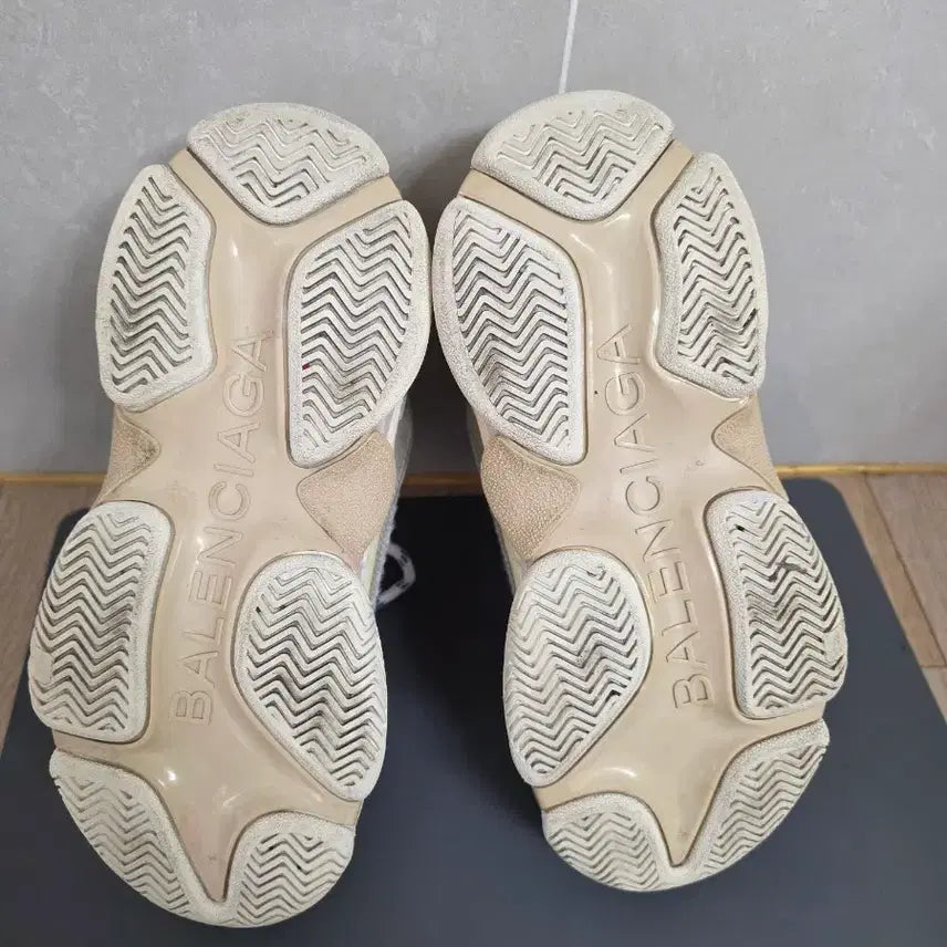 [BUNJANG] Balenciaga Triple S Sneakers / 발렌시아가 트리플s 35사이즈