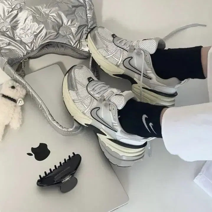 [SOLD OUT] 나이키 우먼 V2K 러닝화(245)