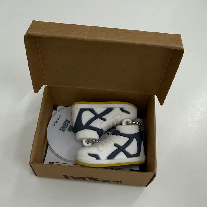 [BUNJANG] Haikyuu Aone Takunobu Miniature Shoes Keyring / 하이큐 미니어쳐 슈즈 신발 키링 다테 아오네 타카노부