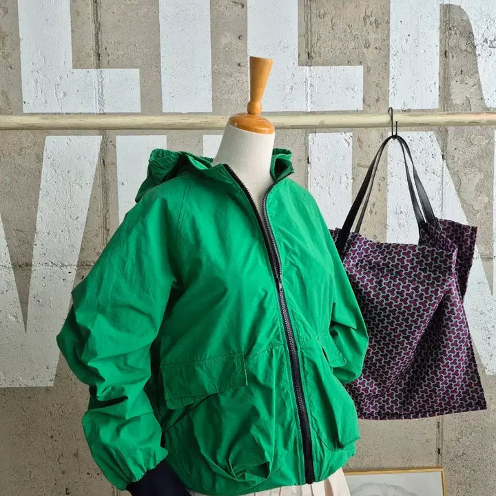 [SOLD OUT] 바스락  후드 바람막이 점퍼