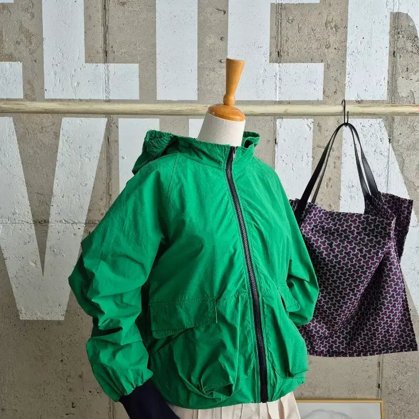 [SOLD OUT] 바스락  후드 바람막이 점퍼